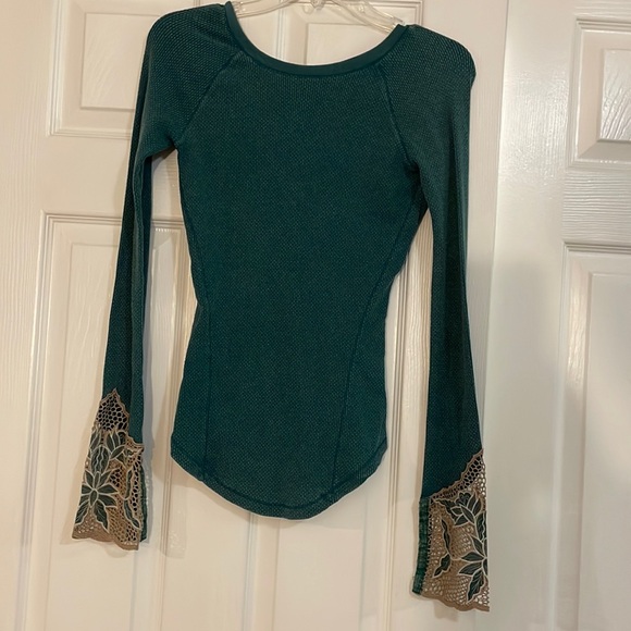 Free People Tops - Free People Thermal. Crochet cuff  Small. Stretchy